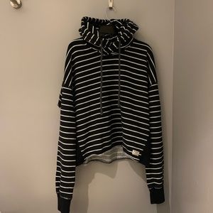 Abercrombie & Fitch crop top sweater